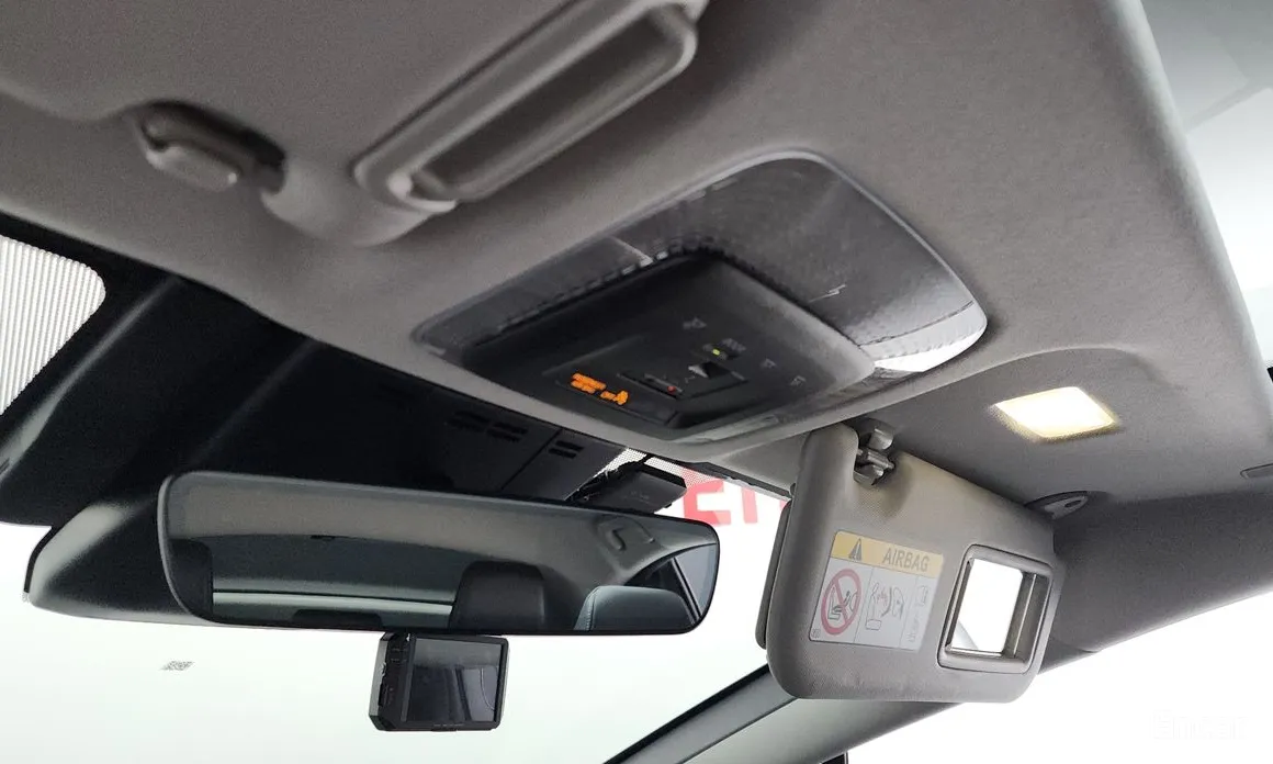 Фото 18 - Toyota Prius