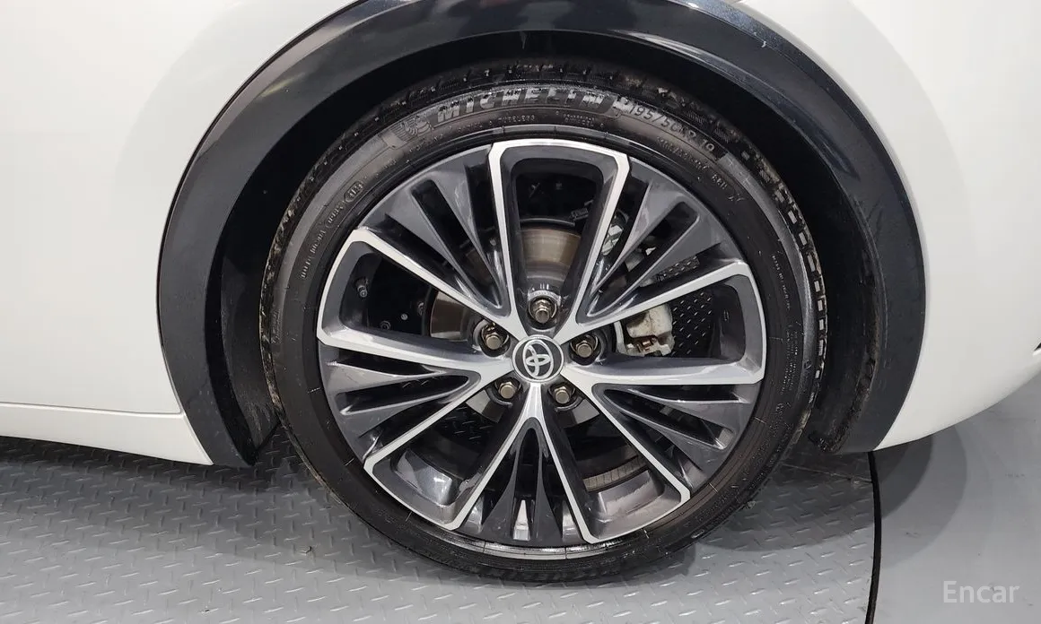 Фото 5 - Toyota Prius