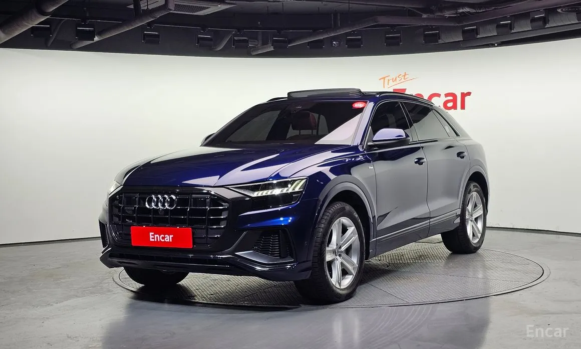 Фото 1 - Audi Q8