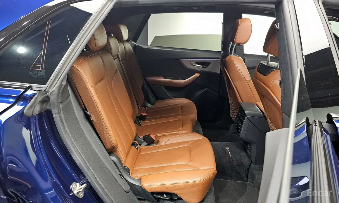 Фото 12 - Audi Q8