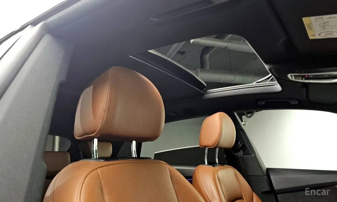 Фото 17 - Audi Q8