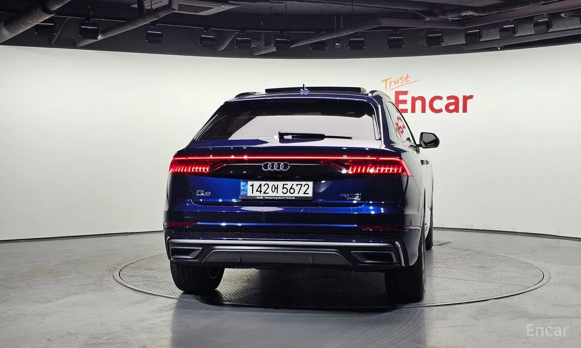 Фото 4 - Audi Q8