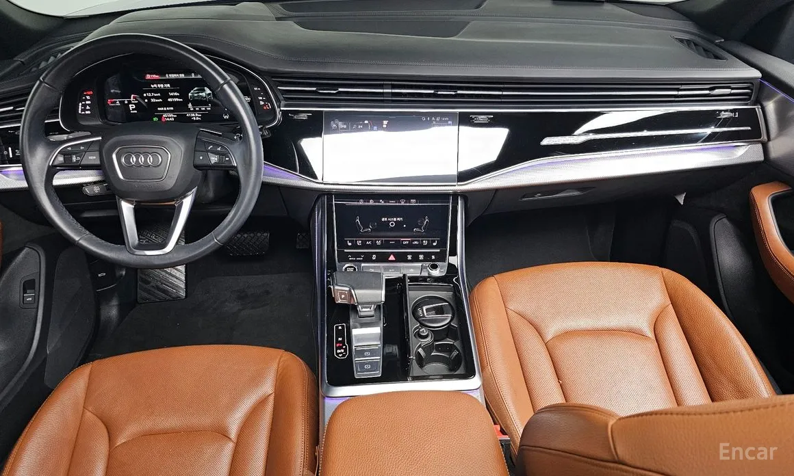 Фото 7 - Audi Q8