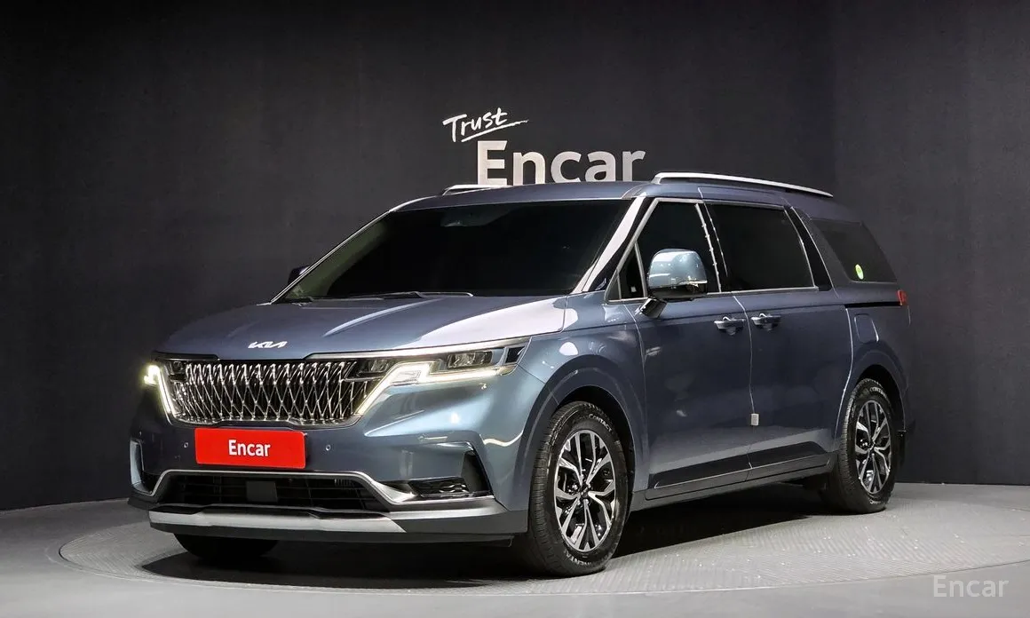 Фото 1 - Kia Carnival