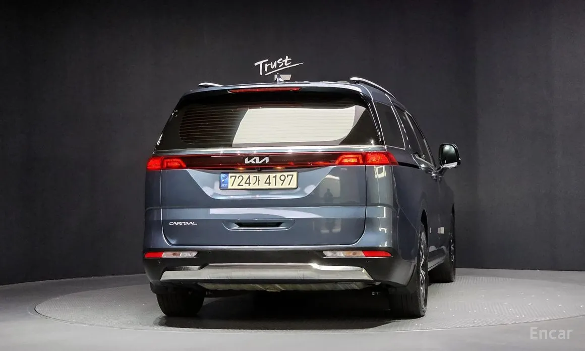 Фото 4 - Kia Carnival