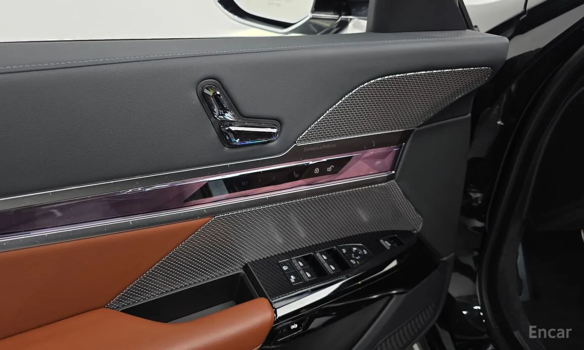 Фото 17 - BMW 7 Series