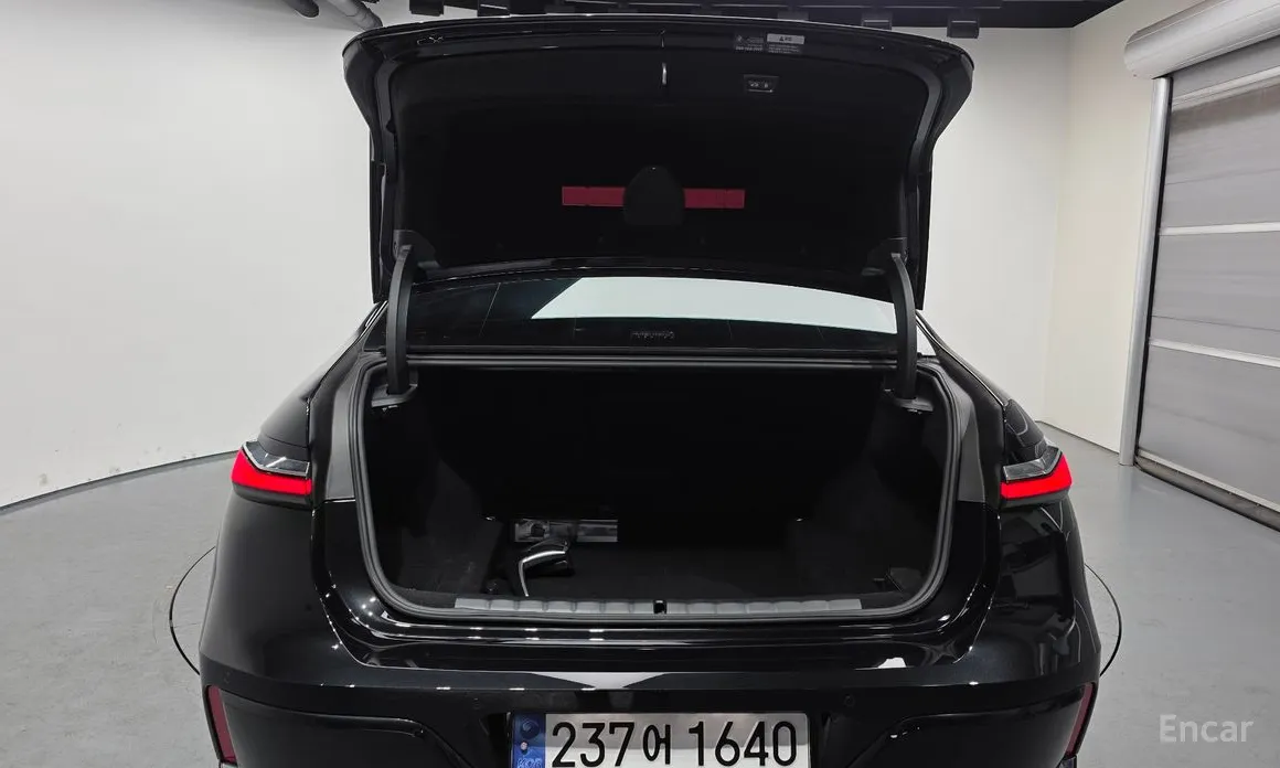 Фото 20 - BMW 7 Series