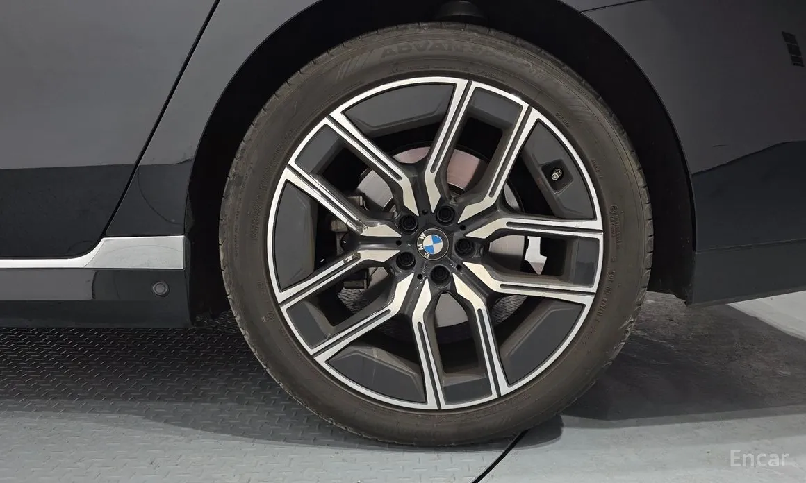 Фото 5 - BMW 7 Series