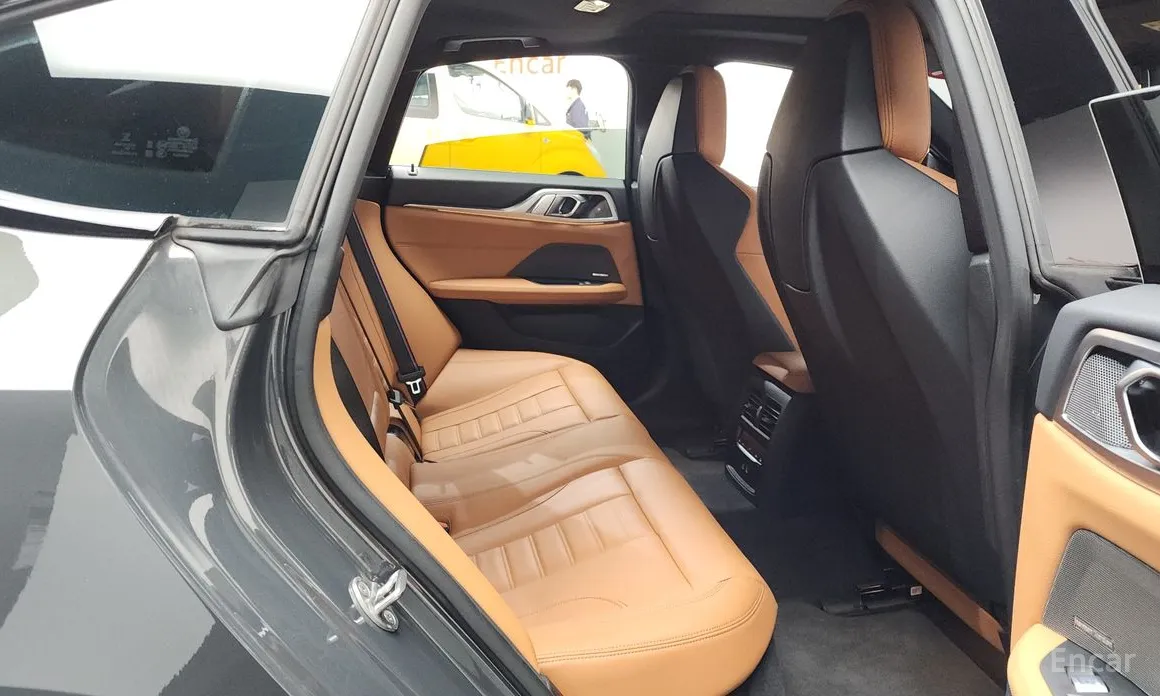 Фото 12 - BMW i4