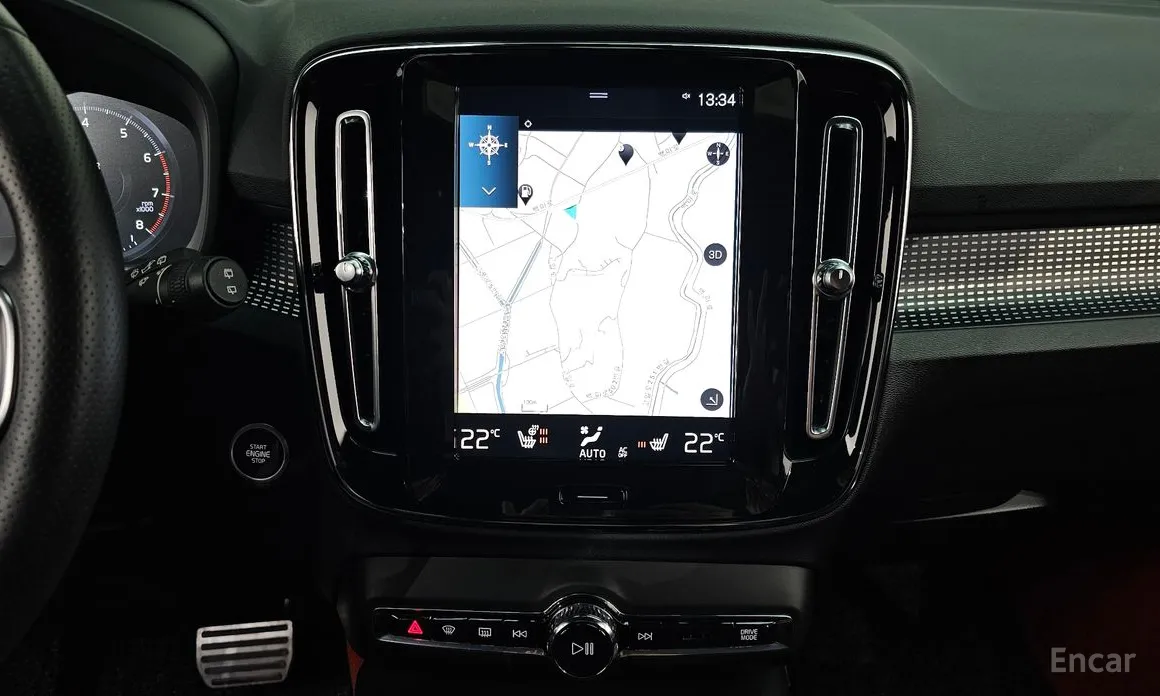 Фото 14 - Volvo XC40