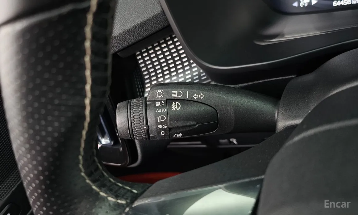 Фото 18 - Volvo XC40