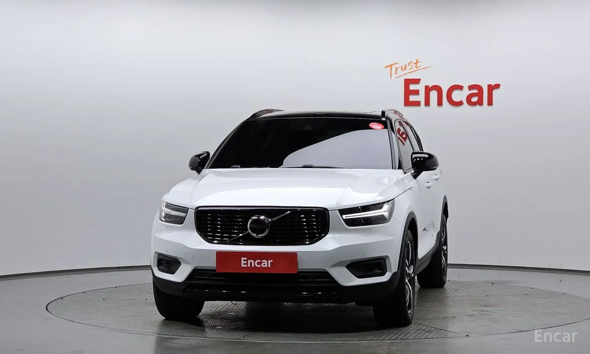Фото 3 - Volvo XC40