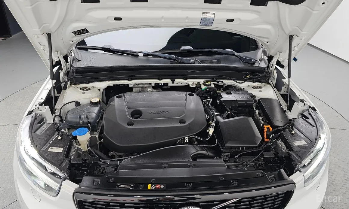 Фото 6 - Volvo XC40