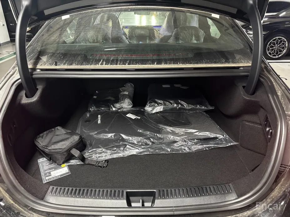 Фото 13 - Mercedes-Benz E-Class