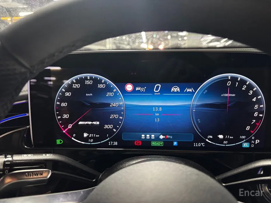 Фото 14 - Mercedes-Benz E-Class