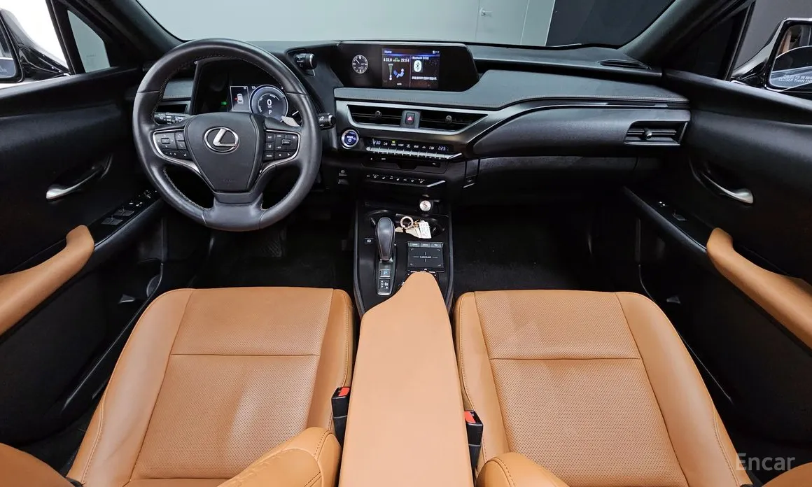 Фото 7 - Lexus UX