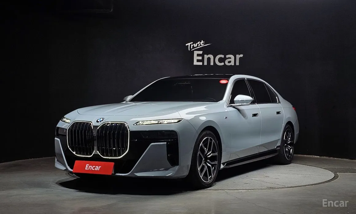 Фото 1 - BMW 7 Series