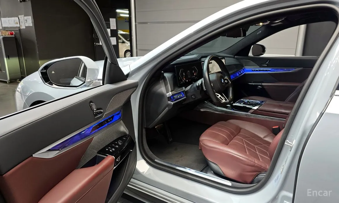 Фото 11 - BMW 7 Series