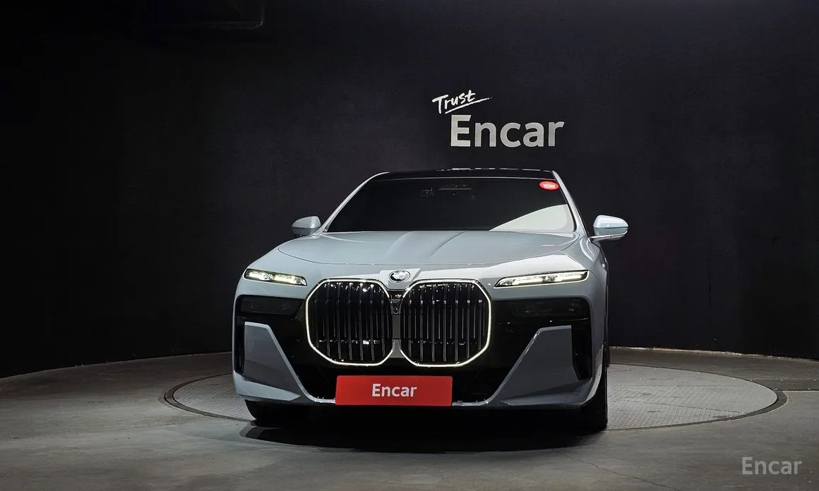 Фото 3 - BMW 7 Series