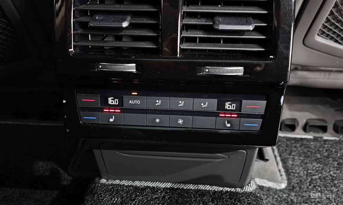 Фото 18 - Volkswagen Touareg