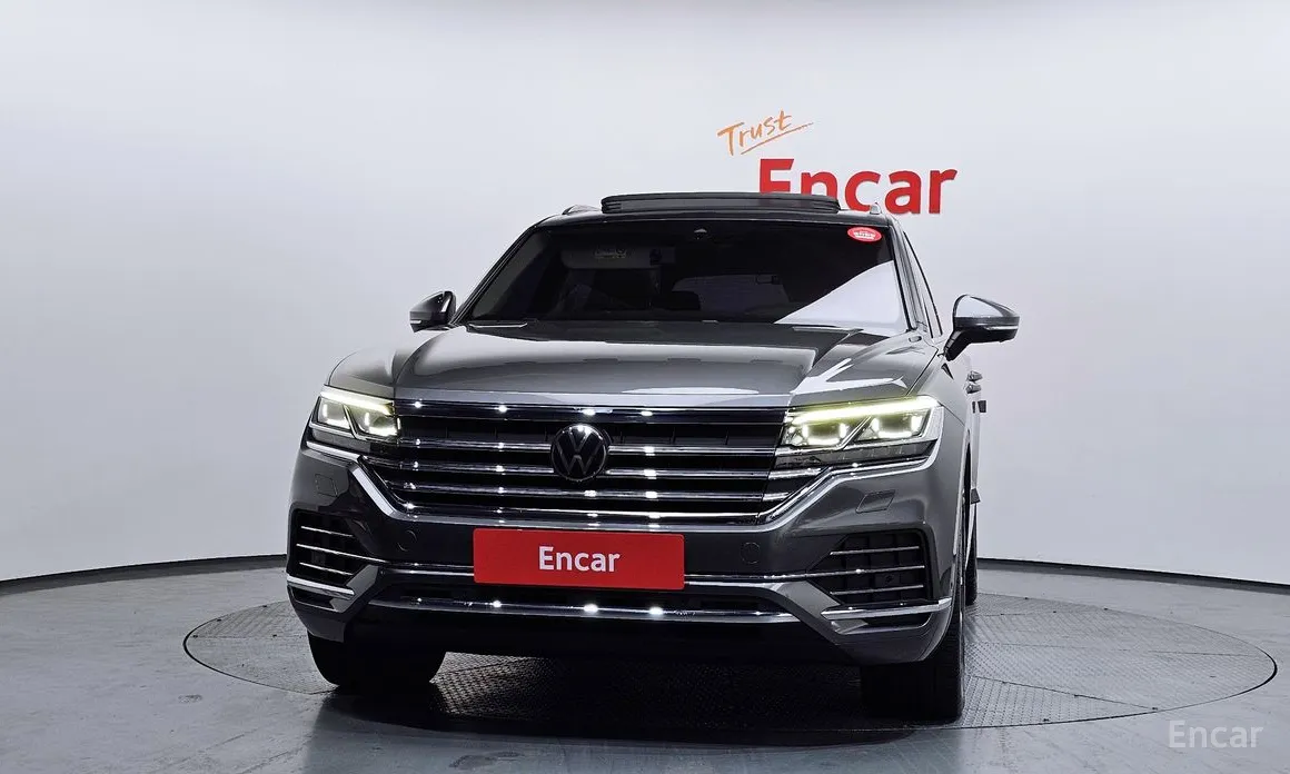 Фото 3 - Volkswagen Touareg