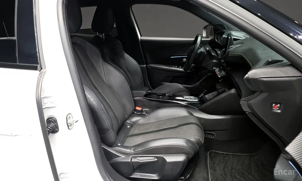 Фото 11 - Peugeot 2008