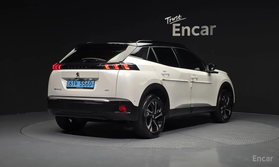 Фото 2 - Peugeot 2008