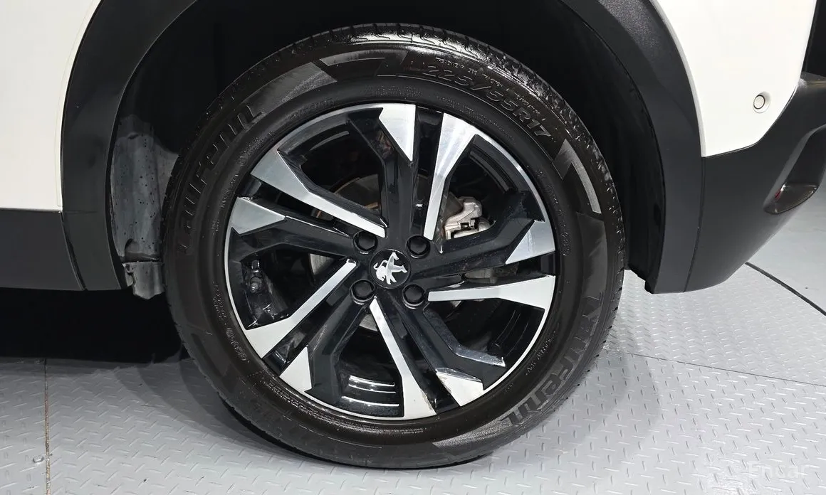 Фото 5 - Peugeot 2008