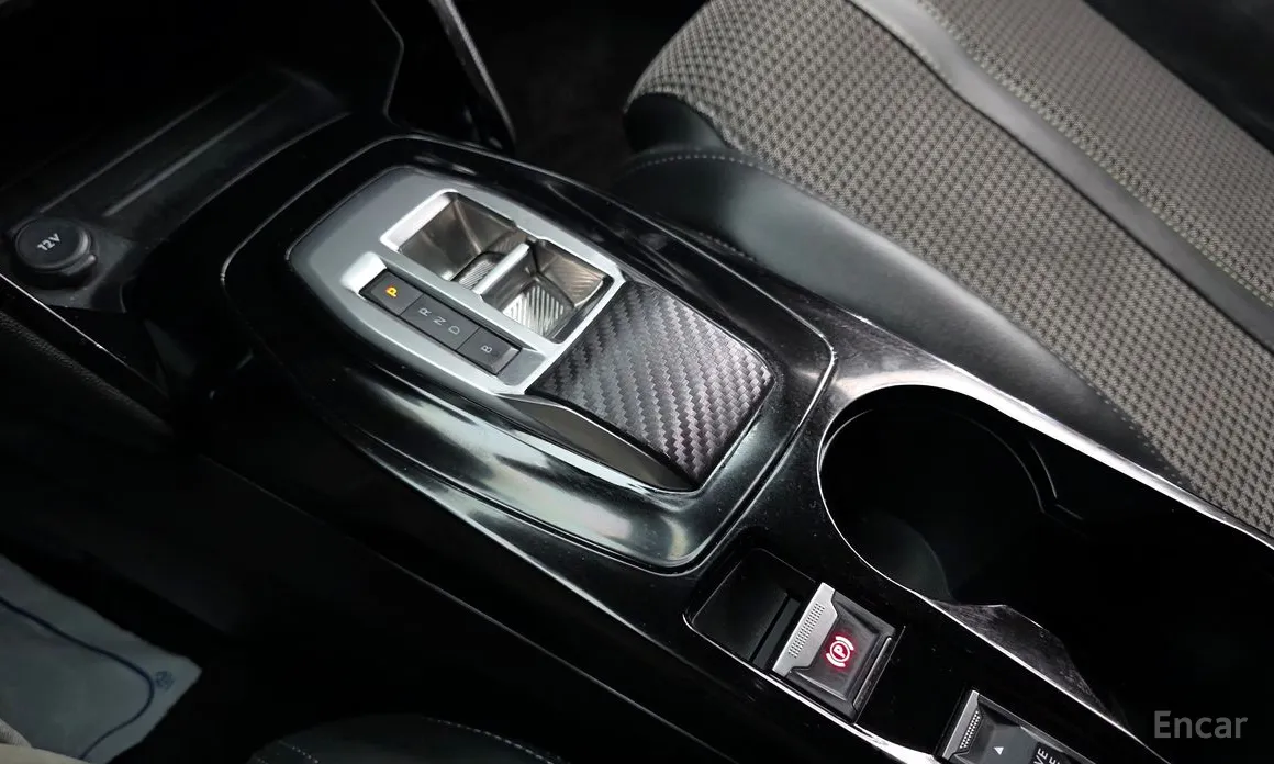 Фото 9 - Peugeot 2008