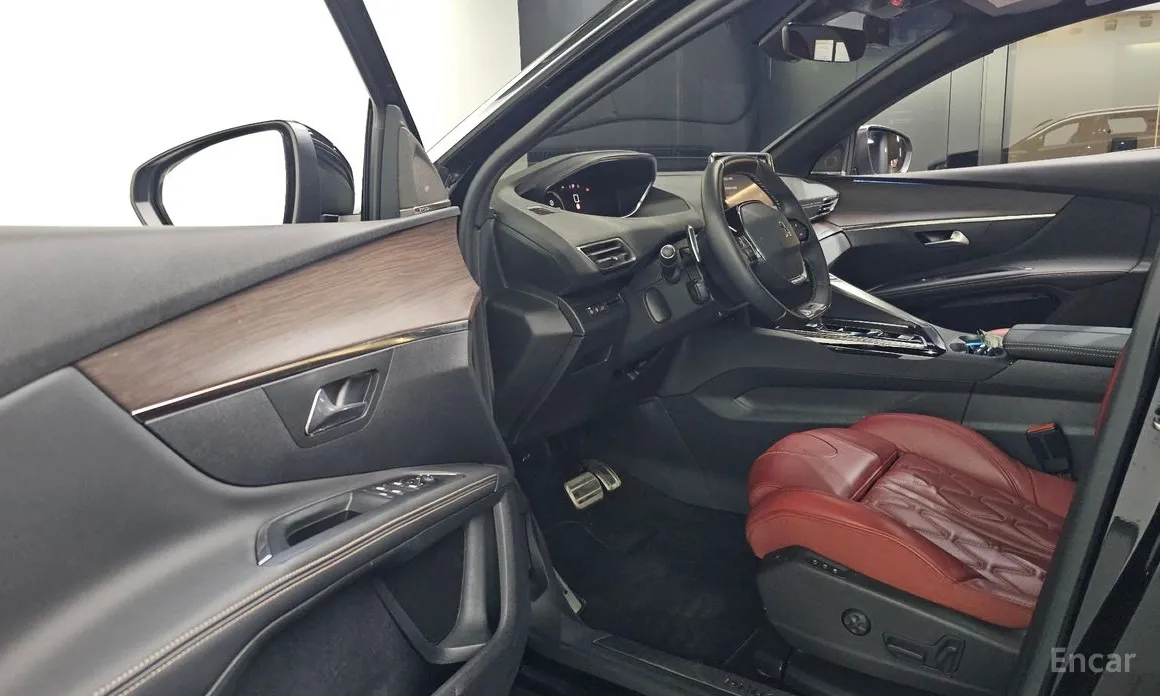 Фото 10 - Peugeot 5008