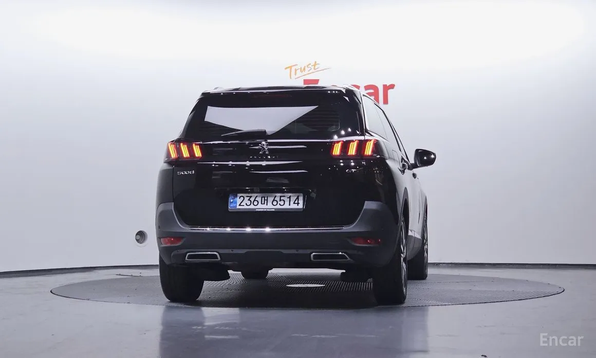 Фото 4 - Peugeot 5008