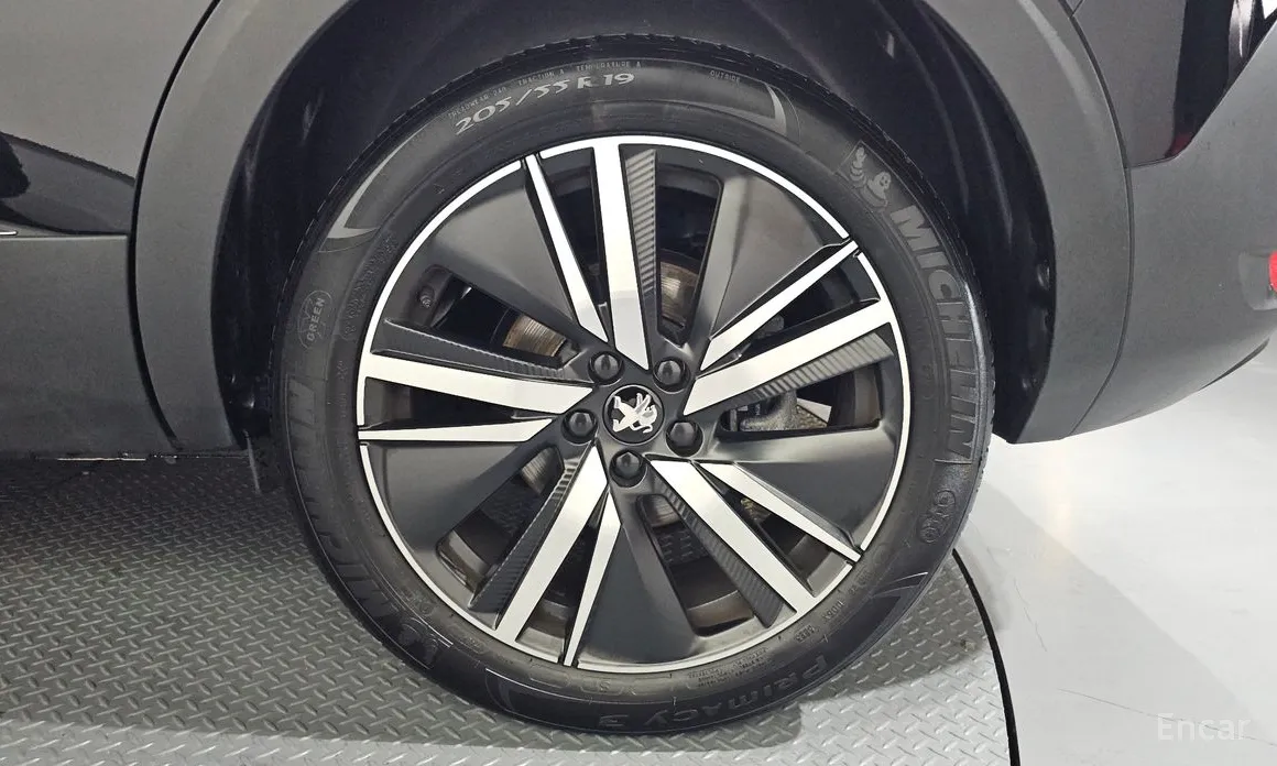 Фото 5 - Peugeot 5008