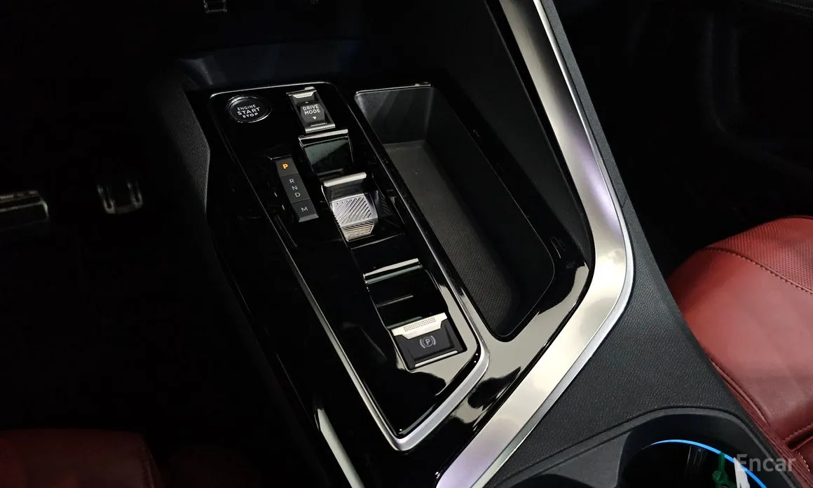 Фото 9 - Peugeot 5008