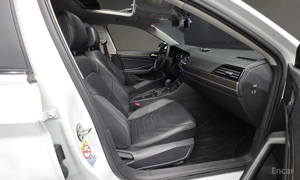 Photo 10 - Volkswagen Jetta