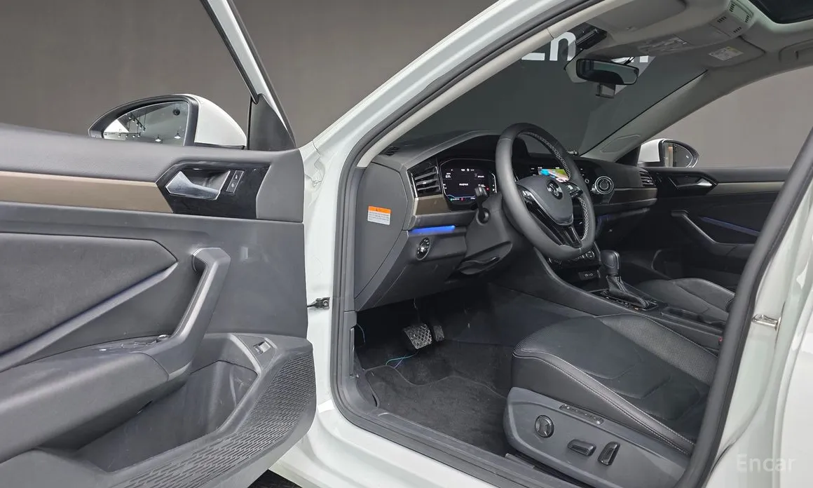 Photo 12 - Volkswagen Jetta