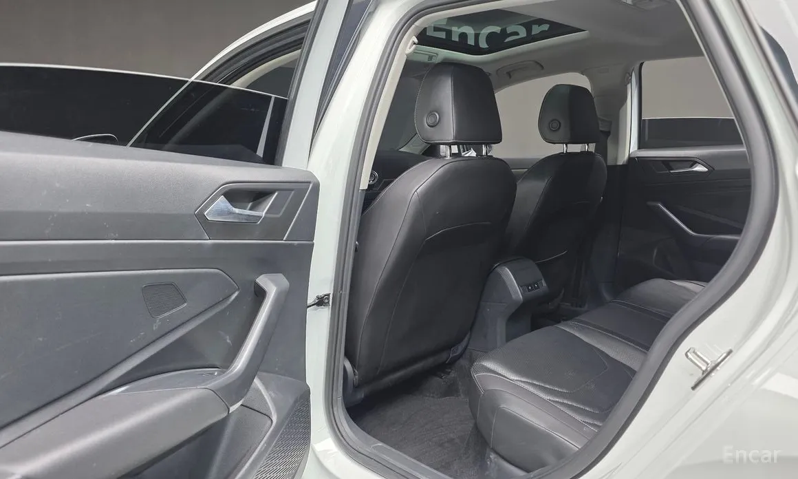 Photo 18 - Volkswagen Jetta