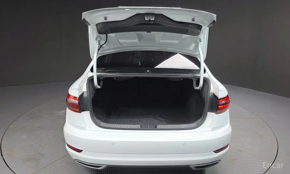 Photo 20 - Volkswagen Jetta