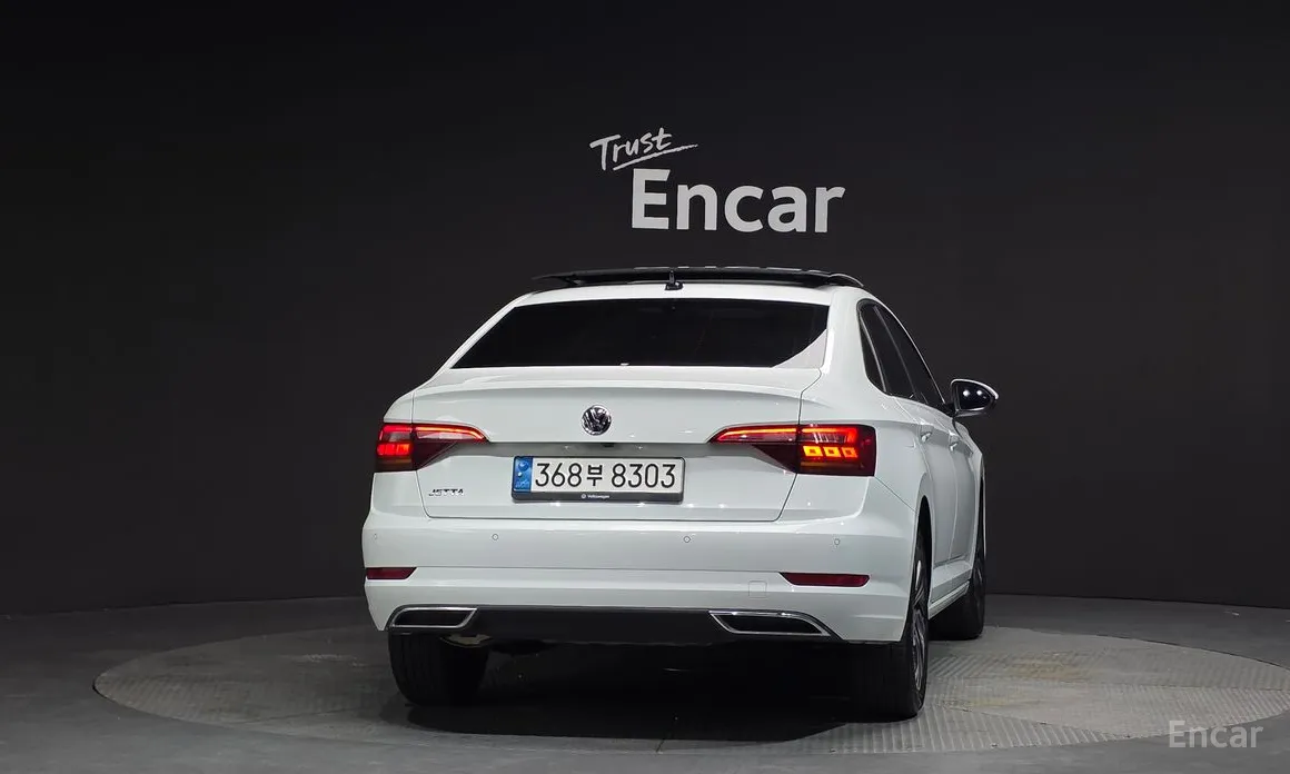 Photo 4 - Volkswagen Jetta