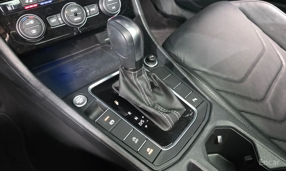 Photo 9 - Volkswagen Jetta