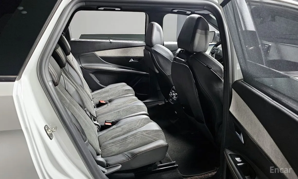 Фото 12 - Peugeot 5008