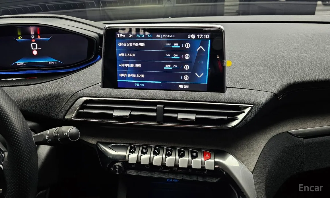 Фото 14 - Peugeot 5008