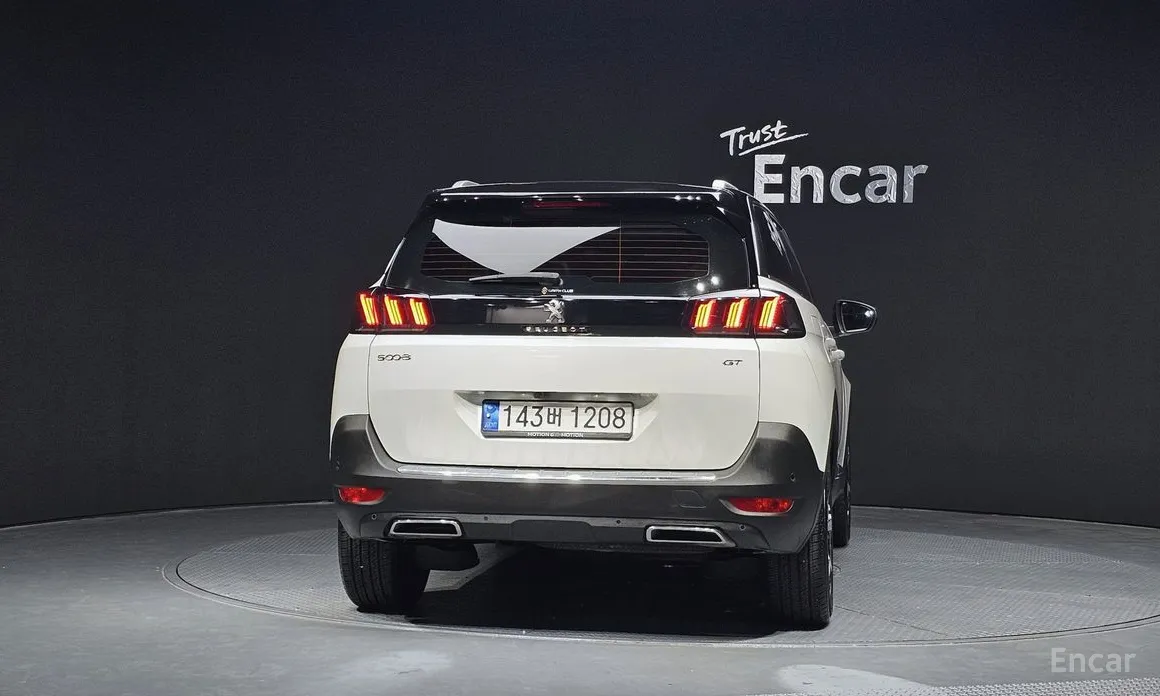 Фото 4 - Peugeot 5008