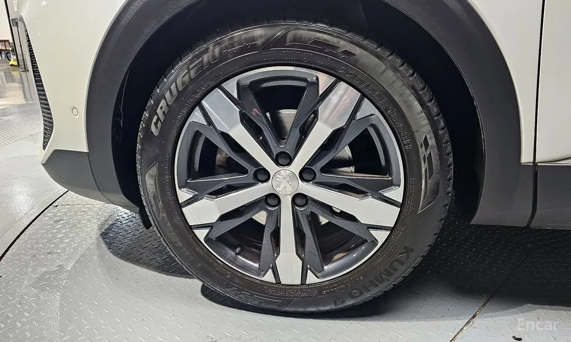 Фото 5 - Peugeot 5008