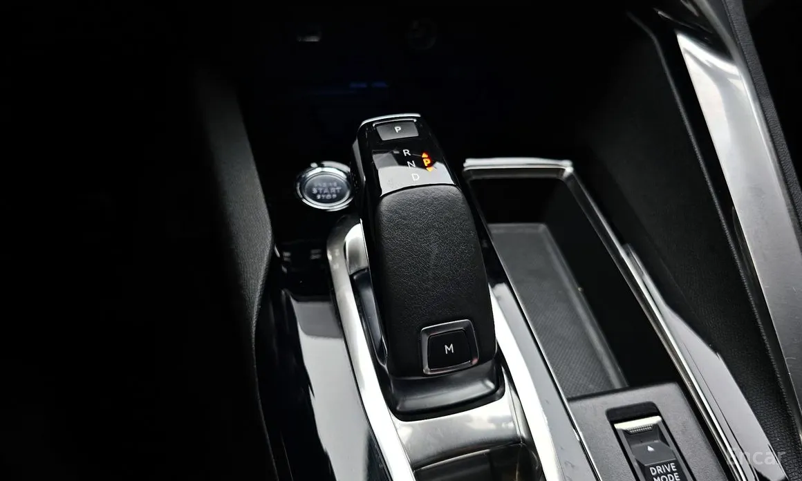 Фото 9 - Peugeot 5008