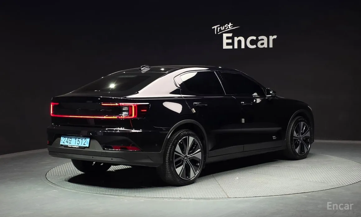 Фото 2 - Polestar 2