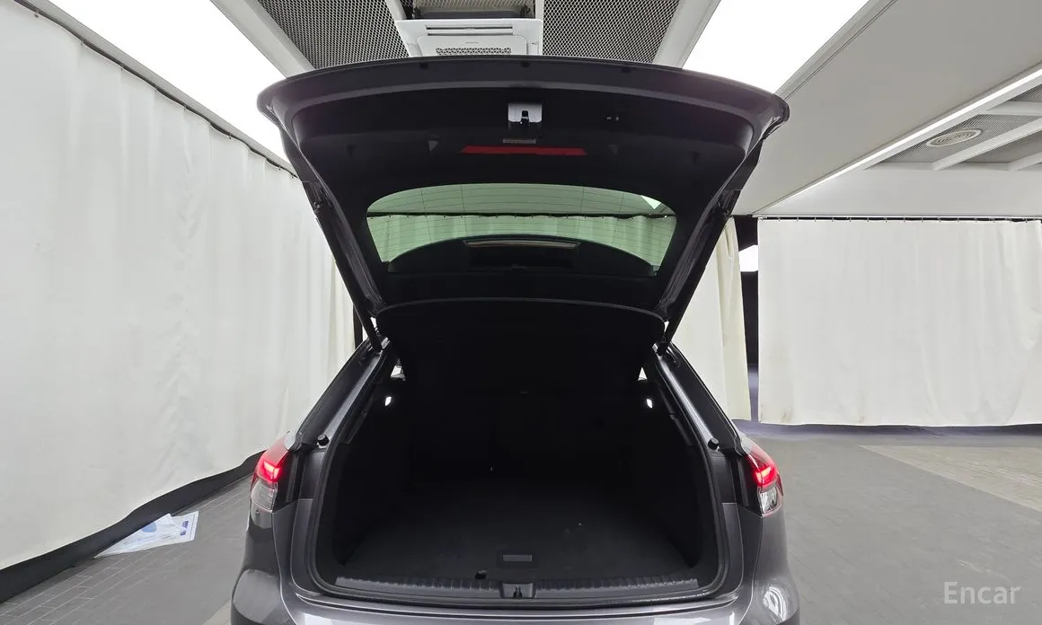 Фото 20 - Audi Q4 e-tron