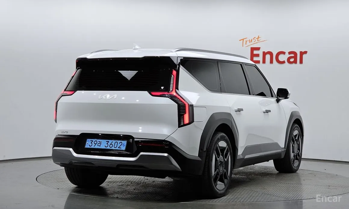 Фото 2 - Kia EV9