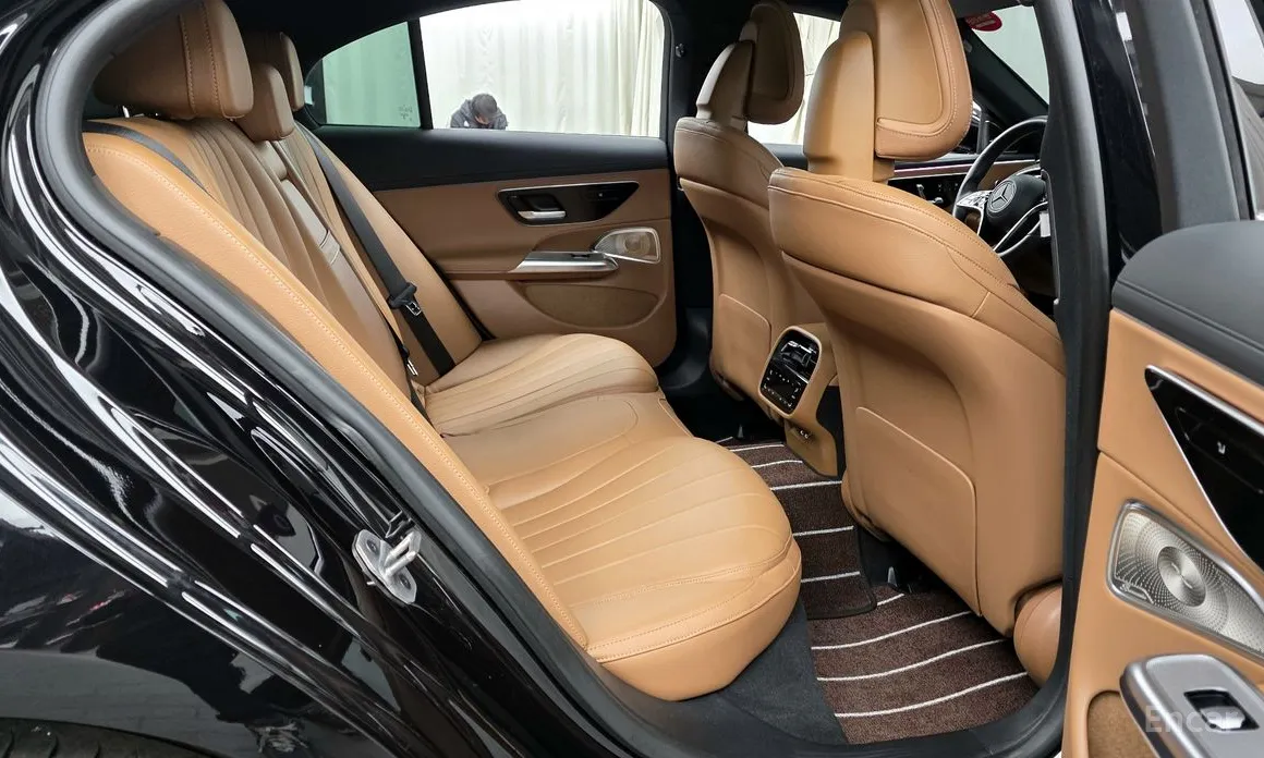 Фото 12 - Mercedes-Benz E-Class