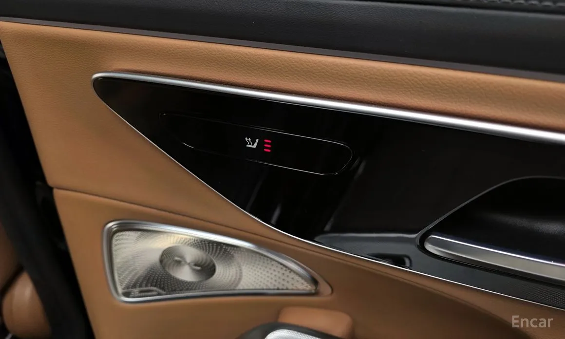 Фото 18 - Mercedes-Benz E-Class