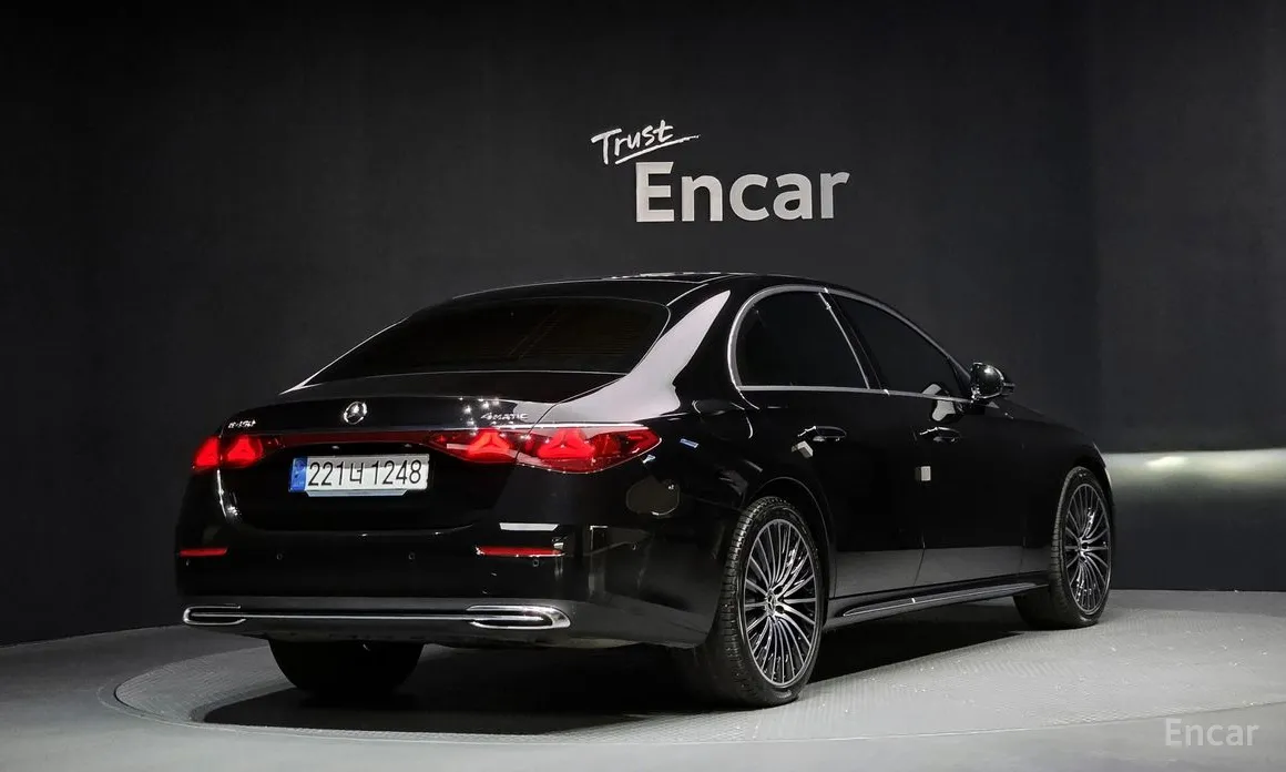 Фото 2 - Mercedes-Benz E-Class